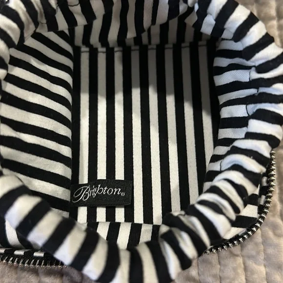 Brighton Jewelry / Cosmetic hardsided zip around bag - Picture 8 of 10